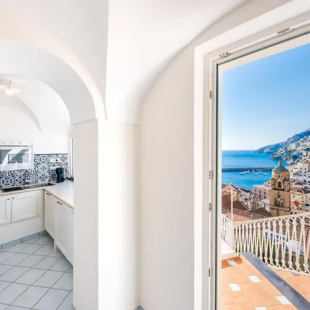 Angelina Art Apartment